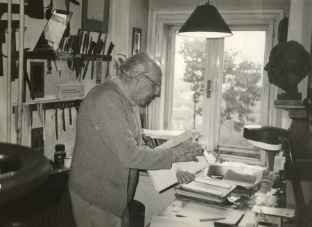 V dílně na Petrově, asi 1991
